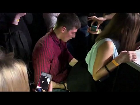 ❤️ Sexe real en una discoteca russa. Noia russa de 18 anys a l'anus i la vagina follada en una discoteca ❤️❌ Vídeo porno al ca.mobilecric.top ☑